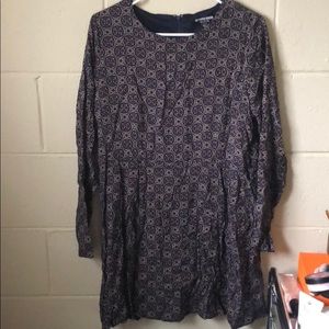 Flattering Long Sleeve Shift Dress Small Pattern